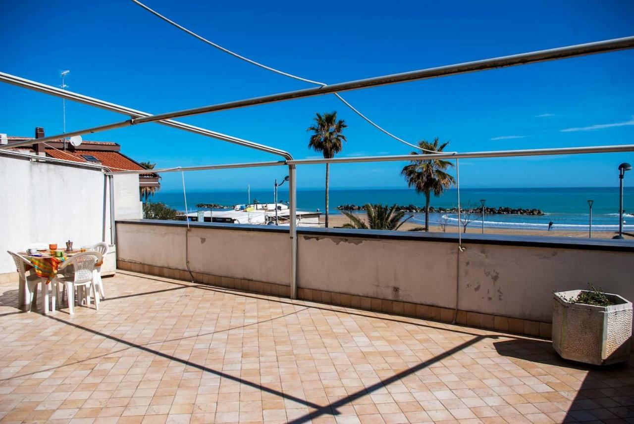 Appartamento Di Antonio Fronte Mare Montesilvano Marina Εξωτερικό φωτογραφία
